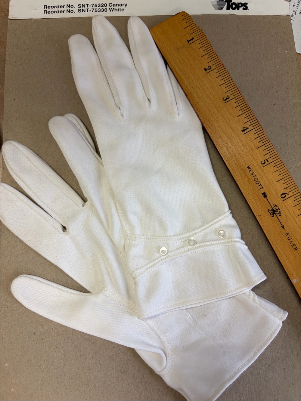 Vintage White Women’s Gloves Nylon Button Detail